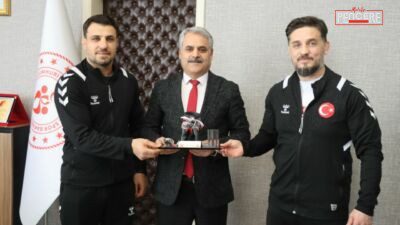Malatya’yı farklı yaş kategorilerinde düzenlenen Grekoromen Güreş Türkiye Şampiyonalarında temsil