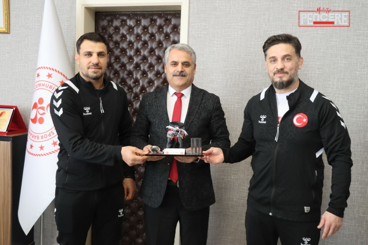 Malatya’yı farklı yaş kategorilerinde düzenlenen Grekoromen Güreş Türkiye Şampiyonalarında temsil