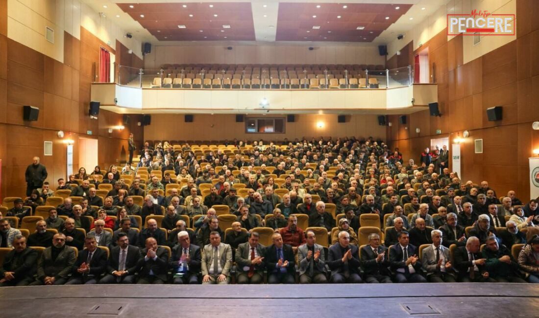 Malatya’da yeni üretim sezonu öncesi kayısı üreticilerine yönelik düzenlenen toplantıda;
