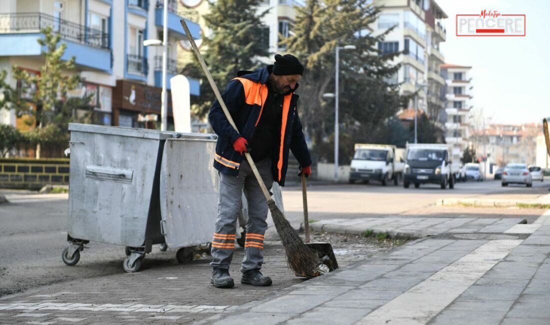 Yeşilyurt Belediyesi Temizlik Hizmetleri Müdürlüğü ekipleri, Ramazan ayında ilçe genelinde