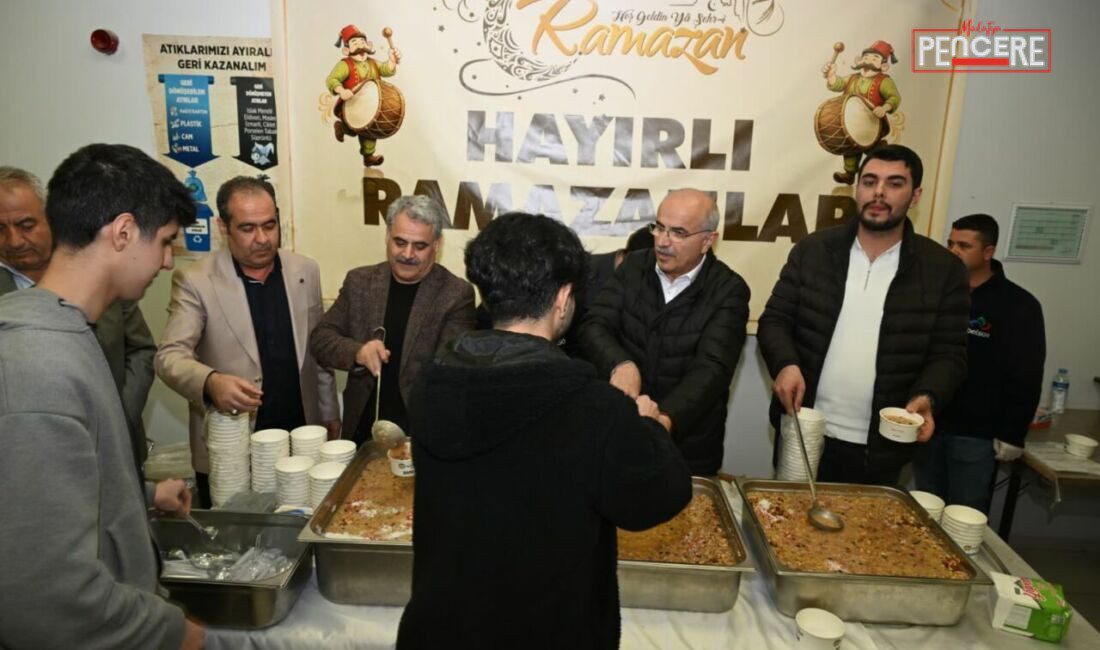 Battalgazi Erkek Öğrenci Yurdu’nda öğrencilerle bir araya gelen Malatya Büyükşehir
