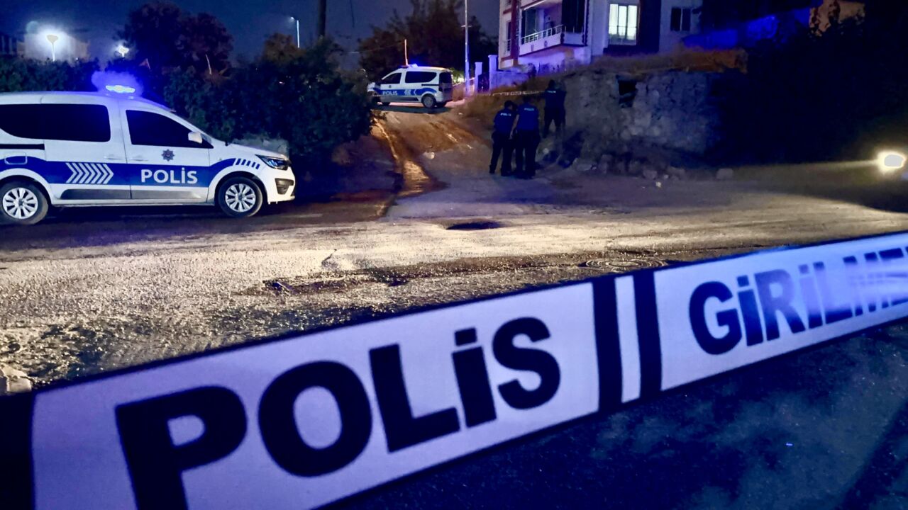 Malatya’nın Battalgazi ilçesinde evinin bahçesinde aniden rahatsızlanarak hastaneye kaldırılan 39