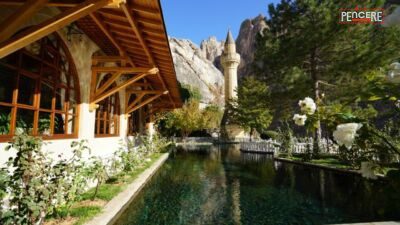Malatya’nın Darende ilçesinde yer alan Somuncu Baba Camii ve Türbesi,