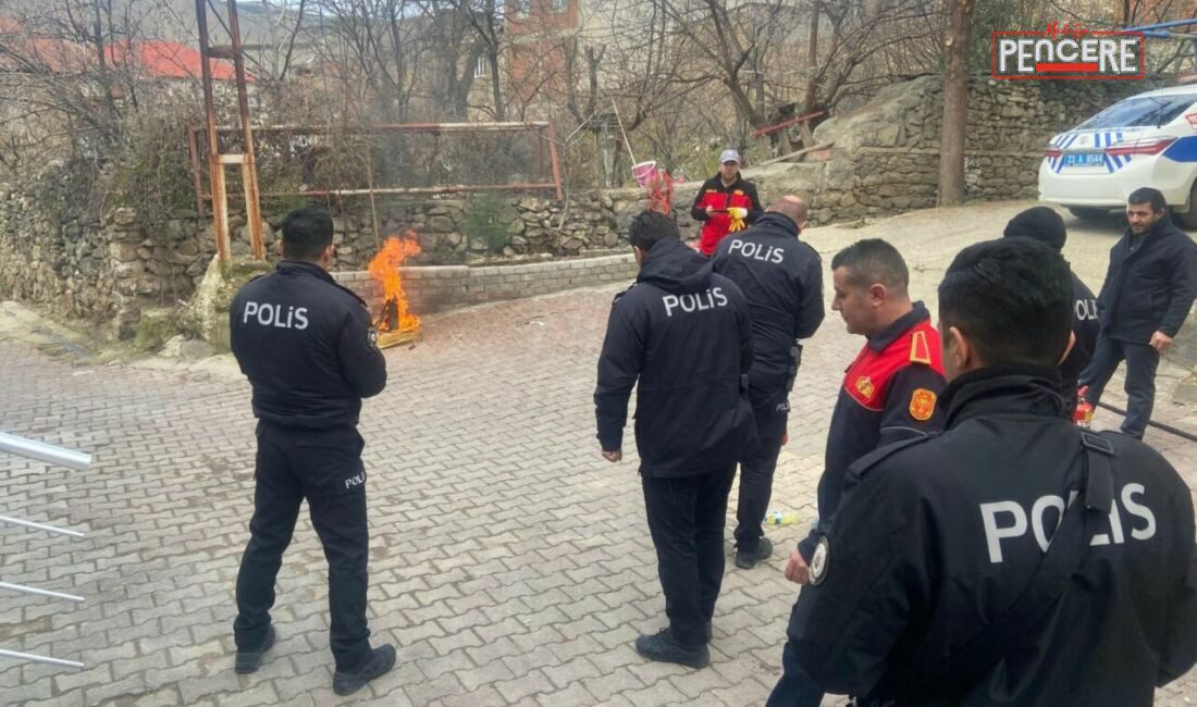 Elazığ’ın Keban ilçesinde İlçe Emniyet Müdürlüğü personeline yönelik yangın tatbikatı