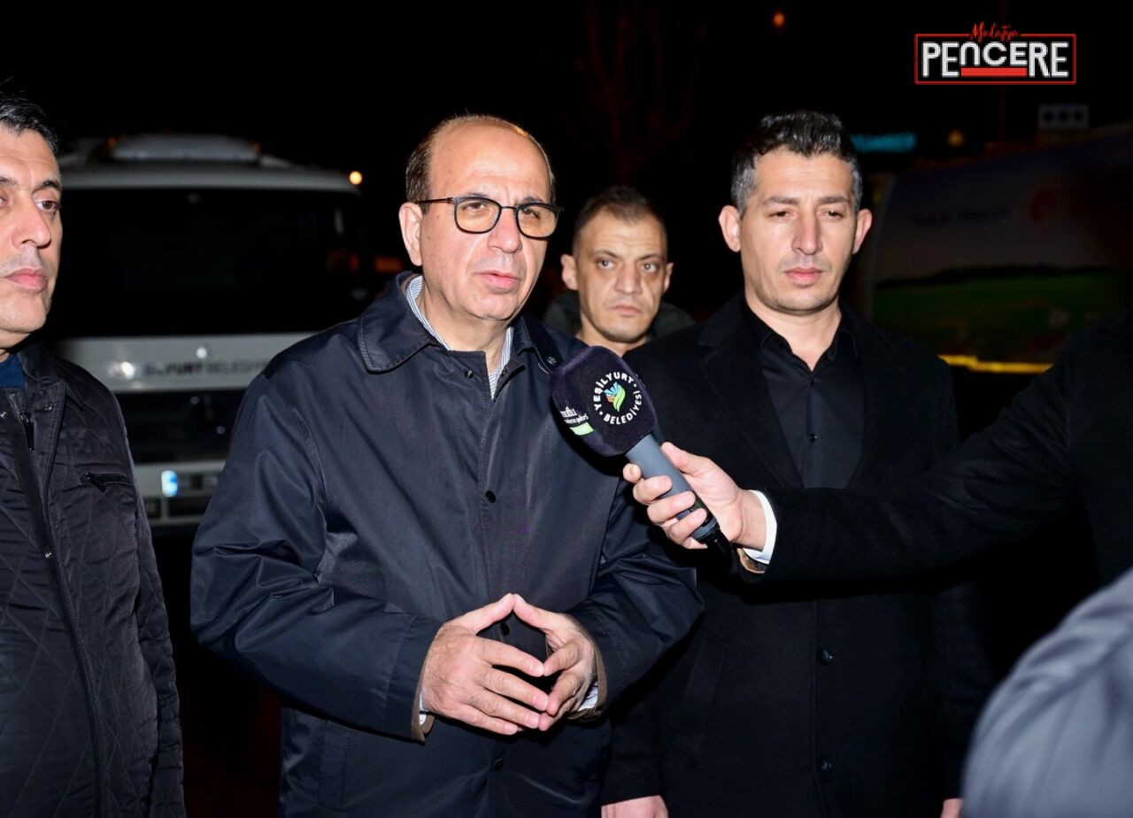 Yeşilyurt Belediye Başkanı İlhan Geçit, Ramazan Bayramı öncesinde İnönü Mahallesi’nde