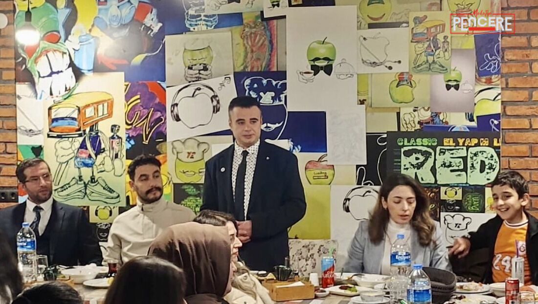 Kariyer Büro Sen üyeleri iftar programında bir araya gelirken, taşra