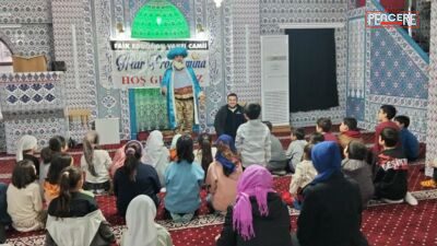 Malatya İnönü Mahallesi’ndeki Faik Erdoğan Vakfı Camii’nde Kur’an kursu öğrencileri