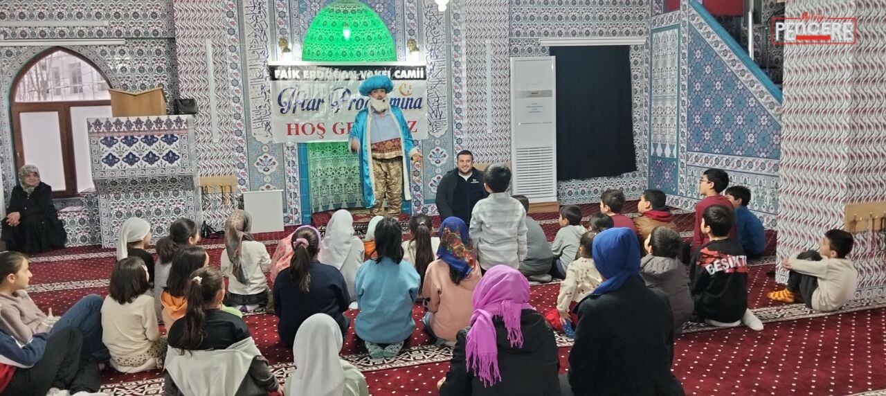 Malatya İnönü Mahallesi’ndeki Faik Erdoğan Vakfı Camii’nde Kur’an kursu öğrencileri