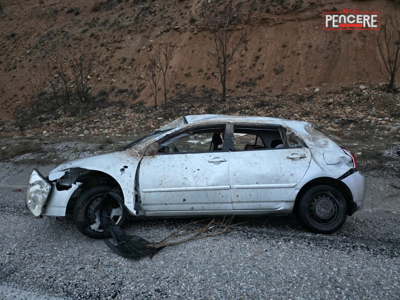 Malatya’nın Doğanşehir ilçesinde yağışlı hava nedeniyle kontrolden çıkan otomobilin takla