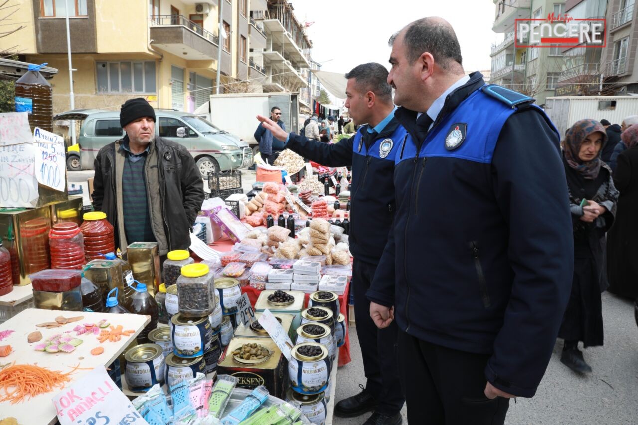 Battalgazi Belediyesi Zabıta Müdürlüğü ekipleri, ilçe genelinde kurulan semt pazarlarında