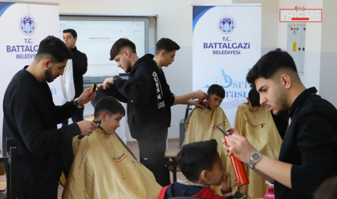 Battalgazi Belediyesi’nin düzenlediği ücretsiz tıraş etkinliğiyle çocuklar bayrama bakımlı ve