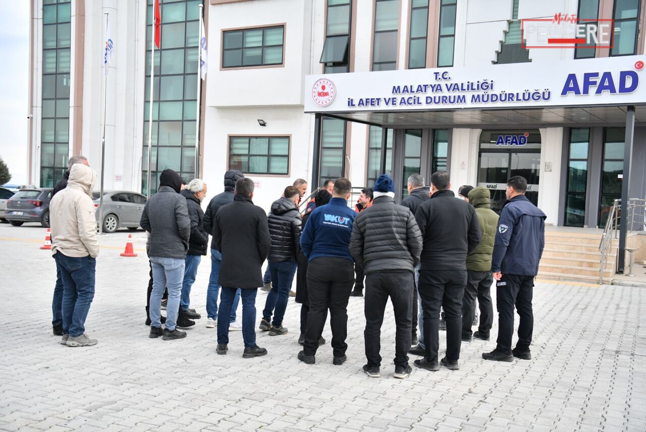 Yeşilyurt Belediyesi bünyesinde oluşturulan Yeşilyurt Arama Kurtarma (YAKUT) ekibi, AFAD