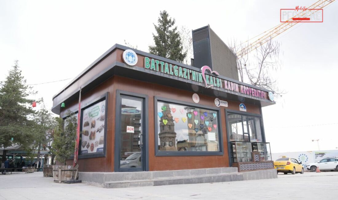 Battalgazi Belediyesi Kadın Kooperatifi, bayram öncesi artan taleple birlikte üretim