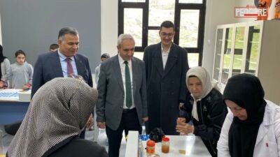 Malatya Büyükşehir Belediyesi tarafından düzenlenen ‘Sıfır Atık Günü’ programında öğrencilerin