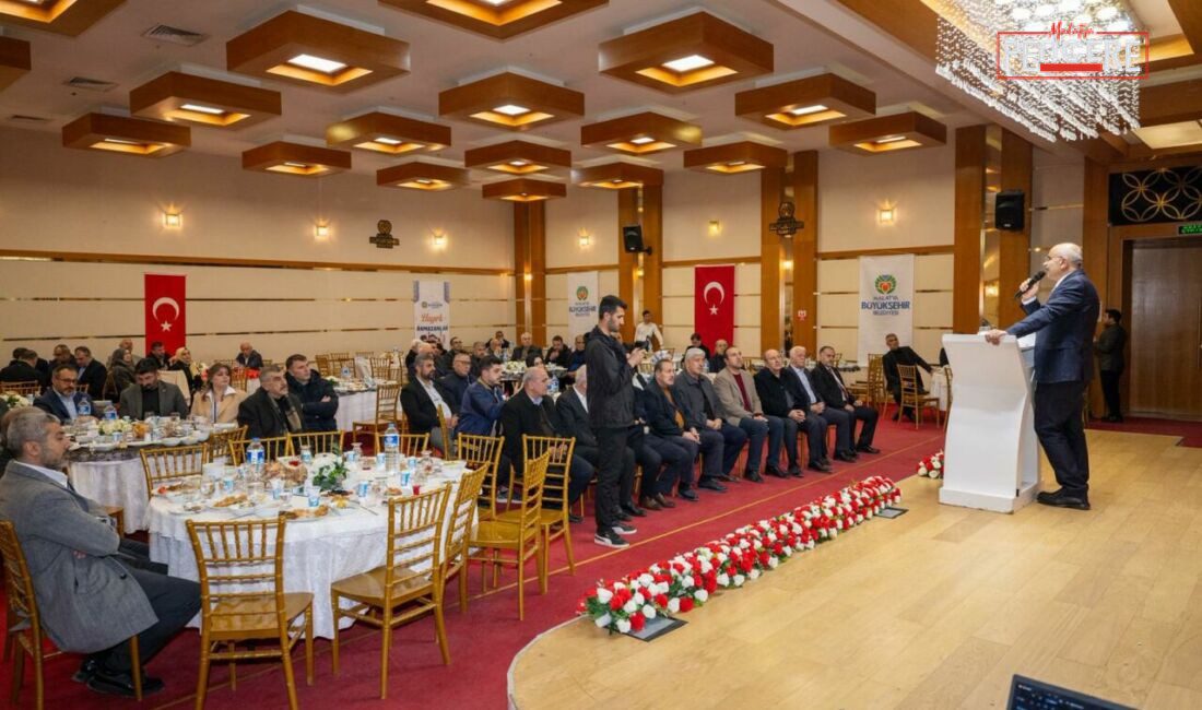 Malatya Büyükşehir Belediye Başkanı Sami Er, Büyükşehir Belediyesi Meclis Üyeleriyle