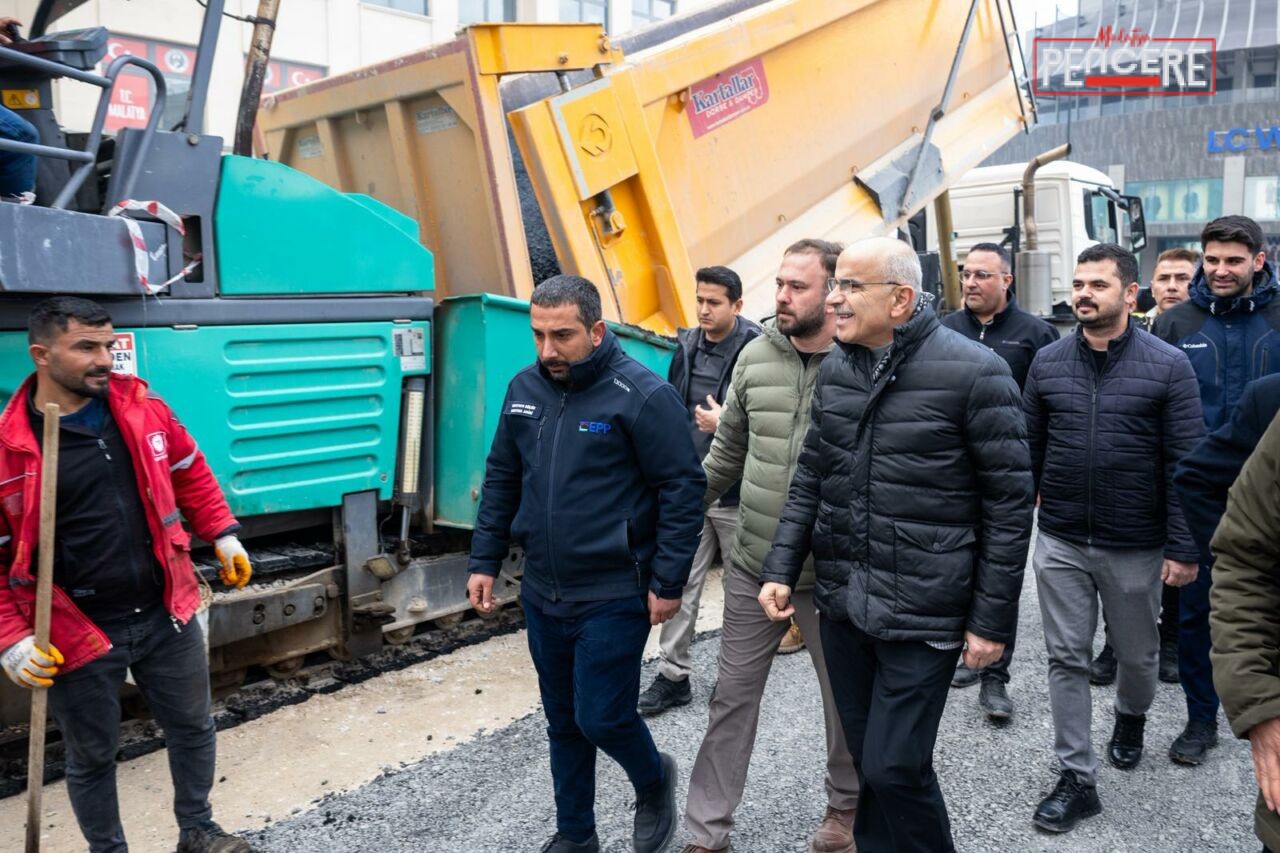 Malatya Büyükşehir Belediye Başkanı Sami Er, çarşı merkezinde Kışla Caddesi