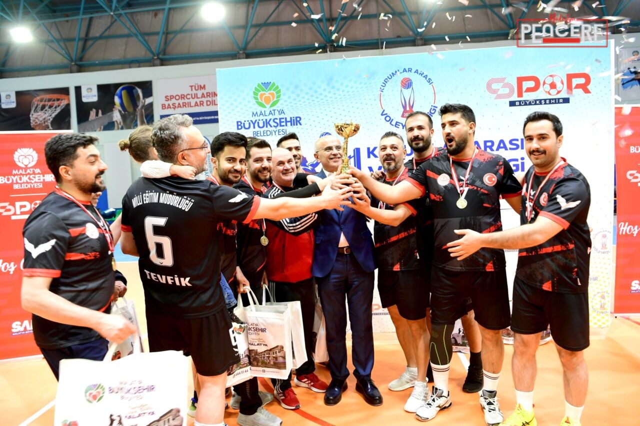 Malatya Büyükşehir Belediyesi tarafından düzenlenen Kurumlar Arası Voleybol Ligi’nde finalde
