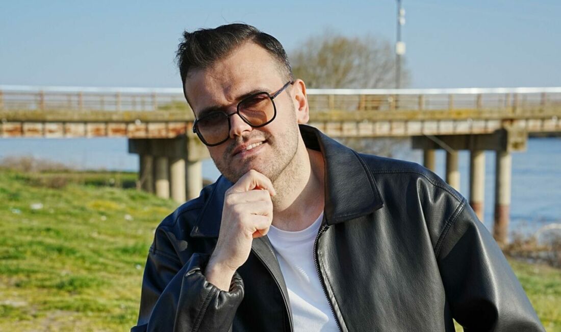 Genç müzisyen Ali Bahşı, söz ve müziği kendisine ait olan