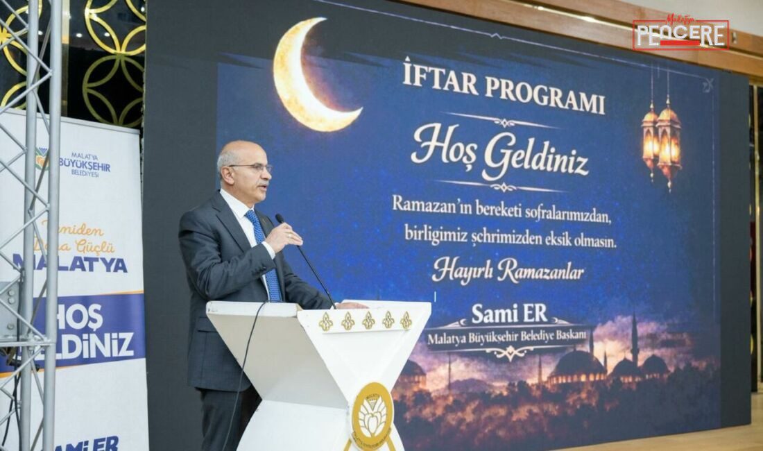 Malatya Büyükşehir Belediye Başkanı Sami Er, mahalle muhtarlarıyla iftar programında