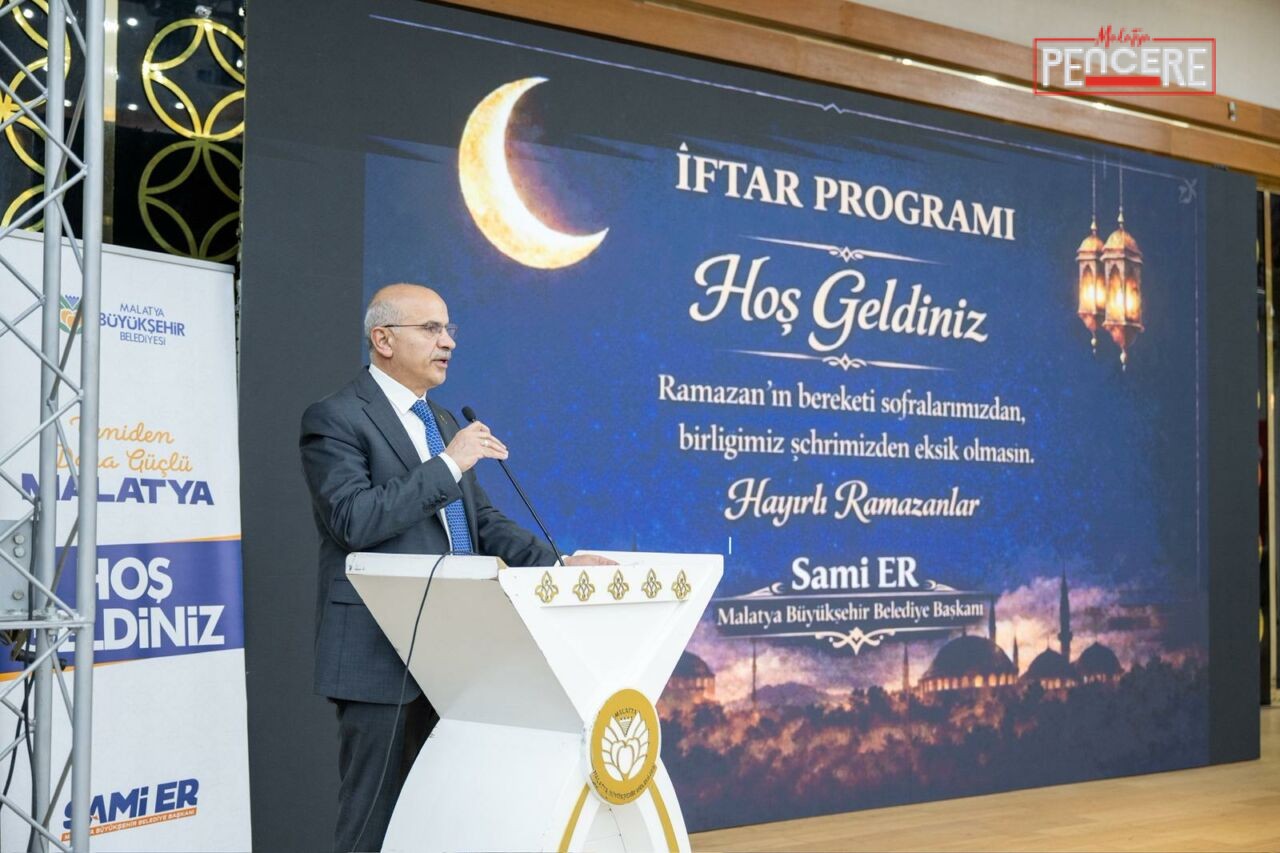 Malatya Büyükşehir Belediye Başkanı Sami Er, mahalle muhtarlarıyla iftar programında