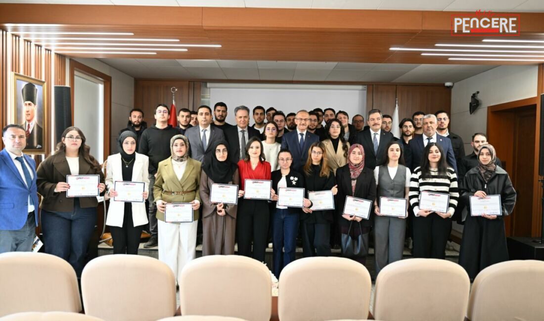 Malatya’da düzenlenen Siber Vatan Programı kapsamında üniversite öğrencileri siber güvenlik