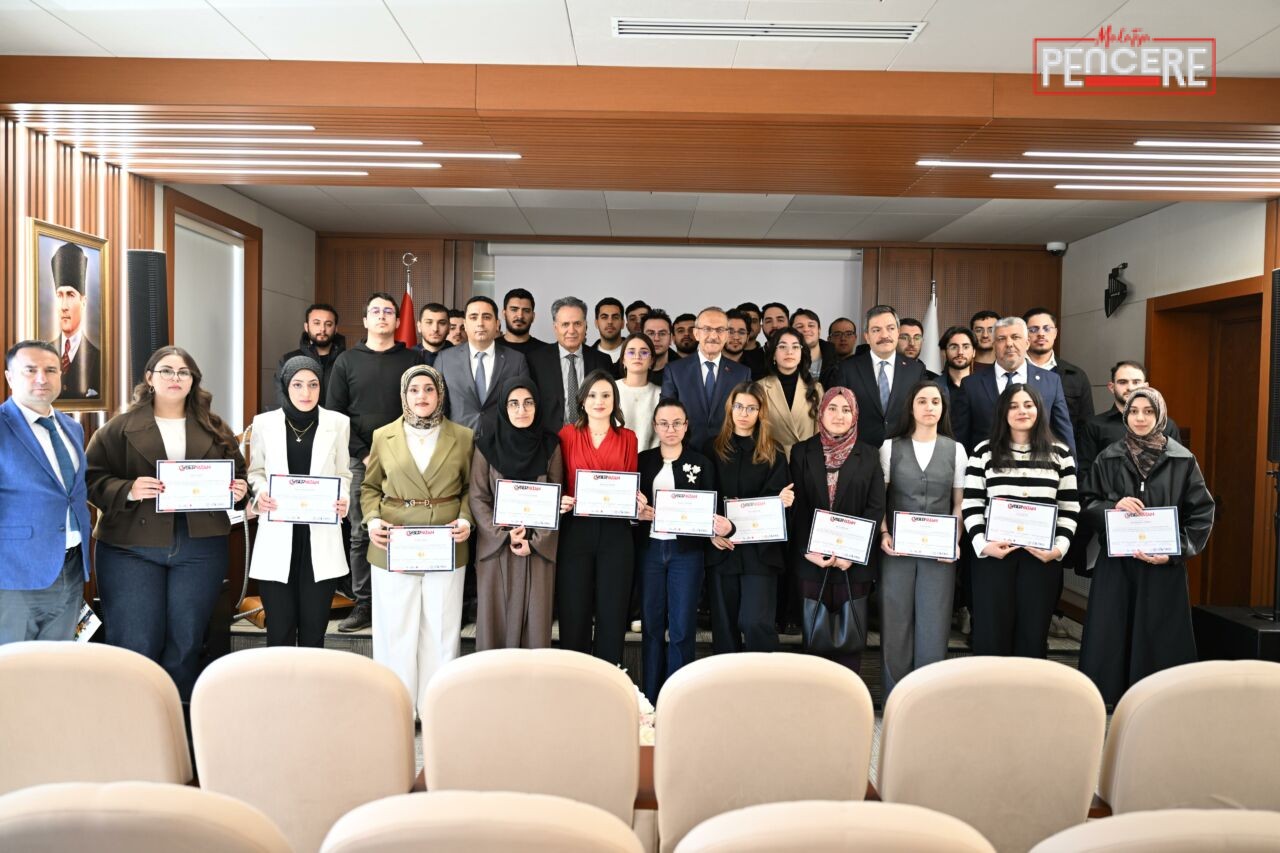 Malatya’da düzenlenen Siber Vatan Programı kapsamında üniversite öğrencileri siber güvenlik