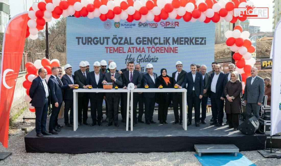Malatya Büyükşehir Belediye Başkanı Sami Er, Turgut Özal Gençlik Merkezi’nin