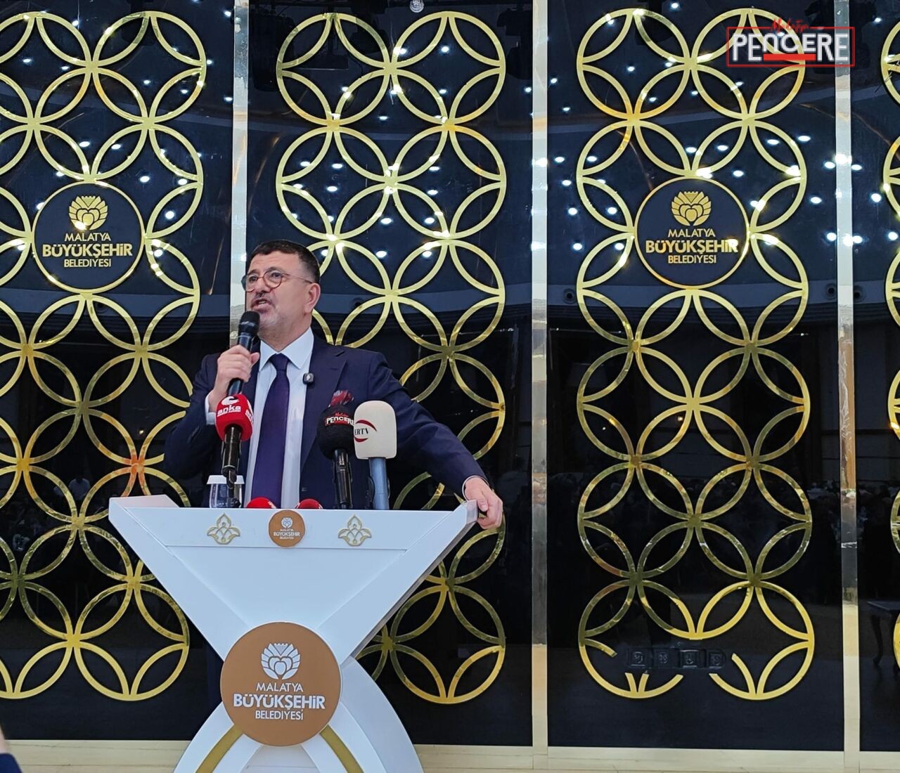 CHP Malatya Milletvekili Veli Ağbaba’nın davetiyle Malatya Büyükşehir Belediyesi Nikah