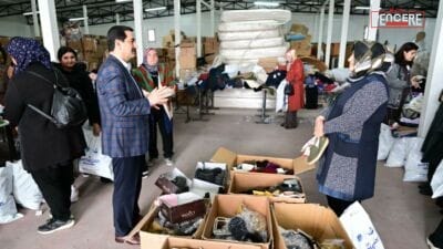 Battalgazi Belediyesi Sosyal Hizmetler Müdürlüğü Lojistik Deposu’nda gerçekleştirilen yardım malzemesi