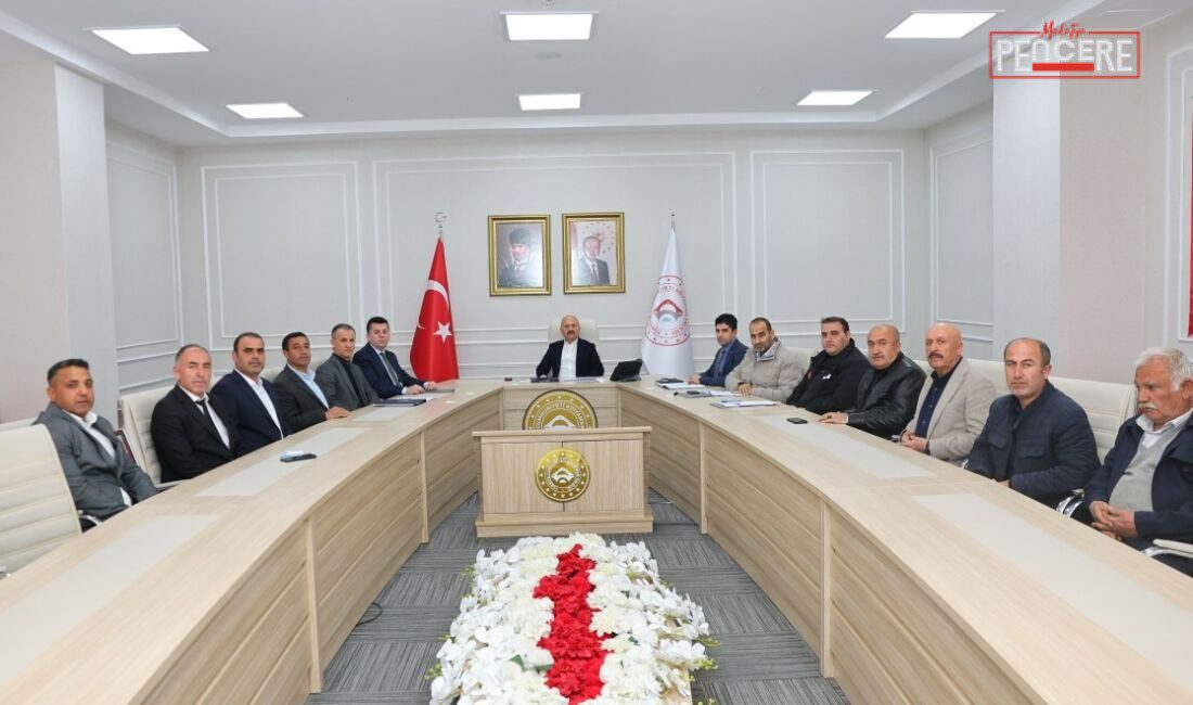 Adıyaman Valisi Osman Varol, köy muhtarlarıyla düzenlenen toplantıda kırsal bölgelerin