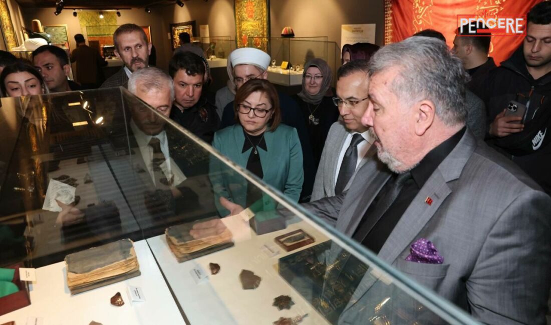 Gaziantep Büyükşehir Belediyesi’nin ev sahipliğinde düzenlenen Mukaddes Emanetler Sergisi, Ramazan