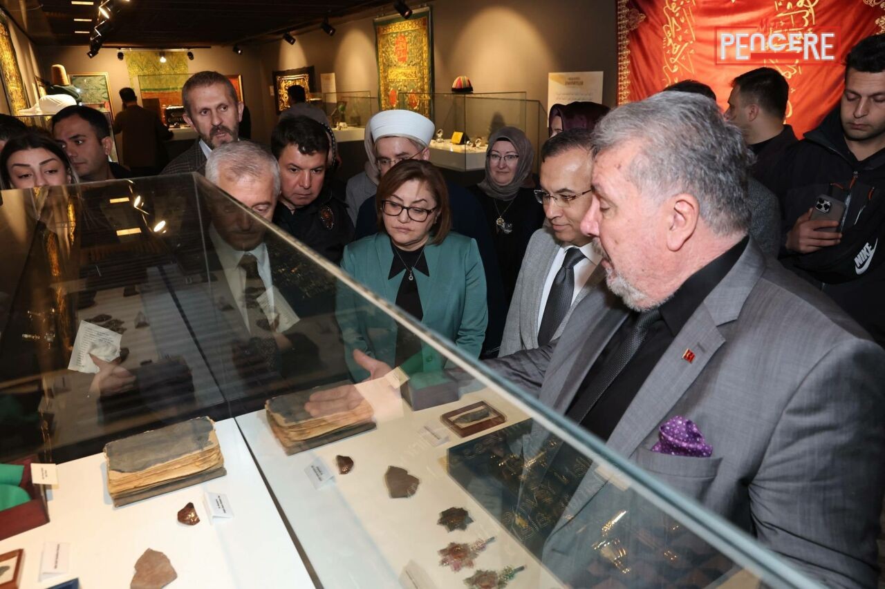 Gaziantep Büyükşehir Belediyesi’nin ev sahipliğinde düzenlenen Mukaddes Emanetler Sergisi, Ramazan
