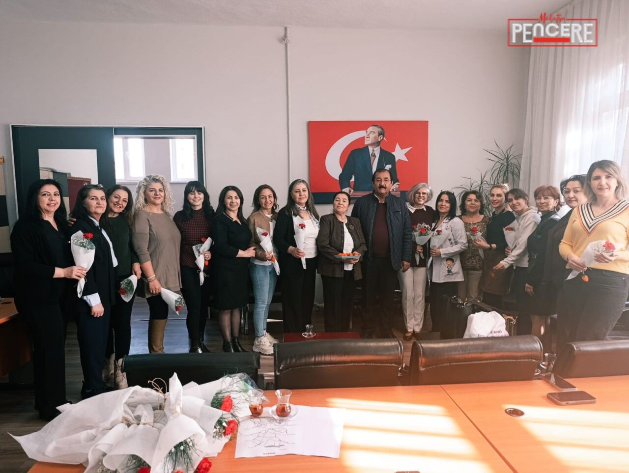 Başkent Malatyalılar Birliği Kadın Kolu üyeleri, Ankara Çankaya’daki Sarar İlkokulu’nu