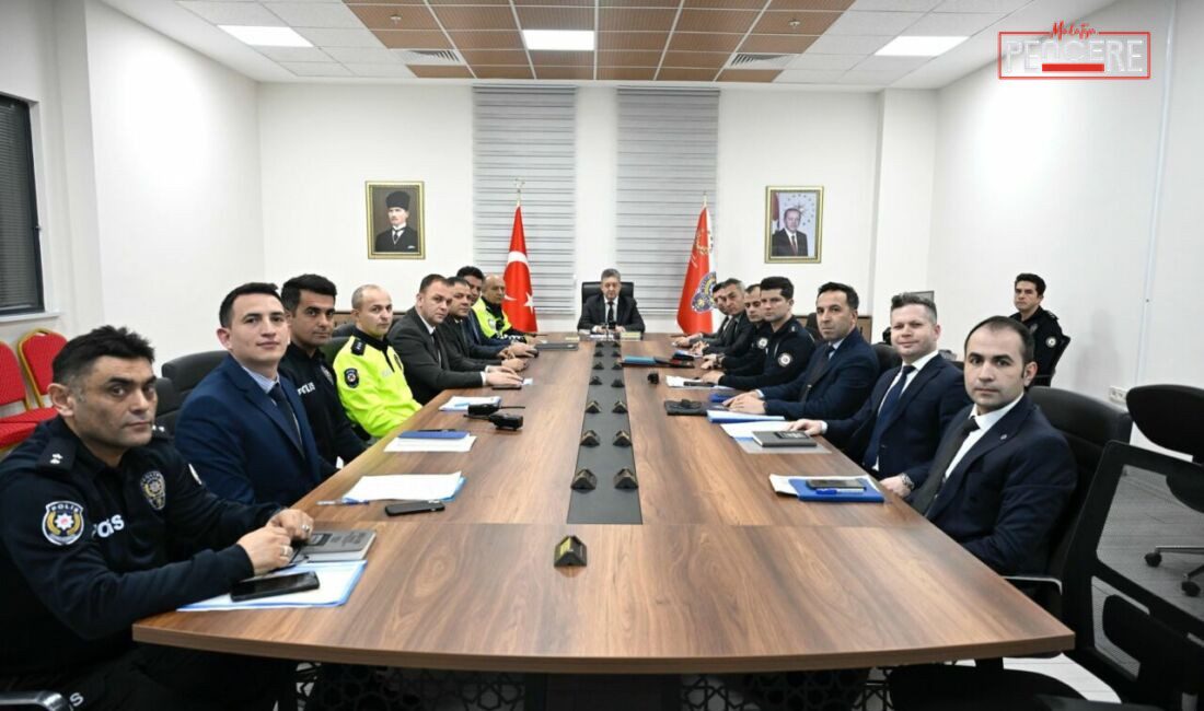 Adıyaman İl Emniyet Müdürlüğü’nde düzenlenen haftalık değerlendirme toplantısında kent genelindeki