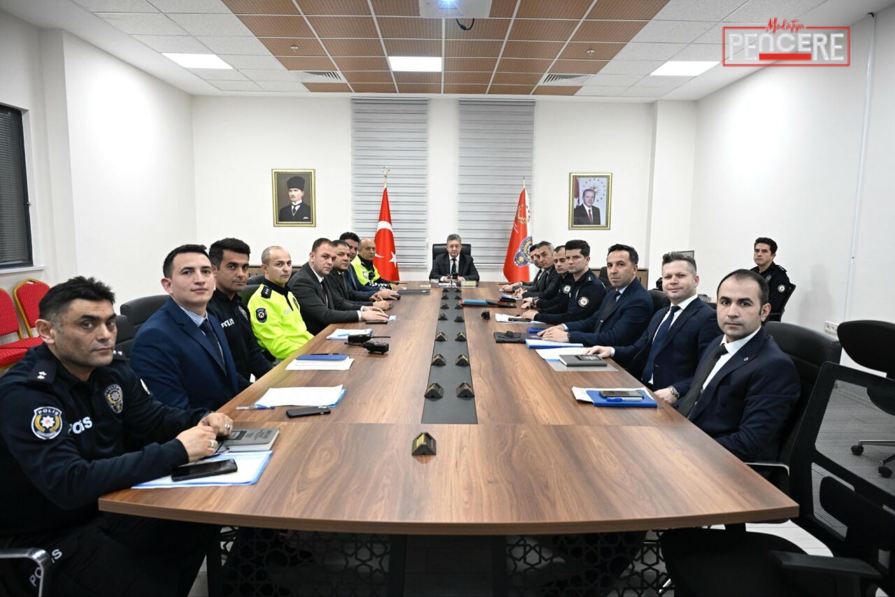 Adıyaman İl Emniyet Müdürlüğü’nde düzenlenen haftalık değerlendirme toplantısında kent genelindeki