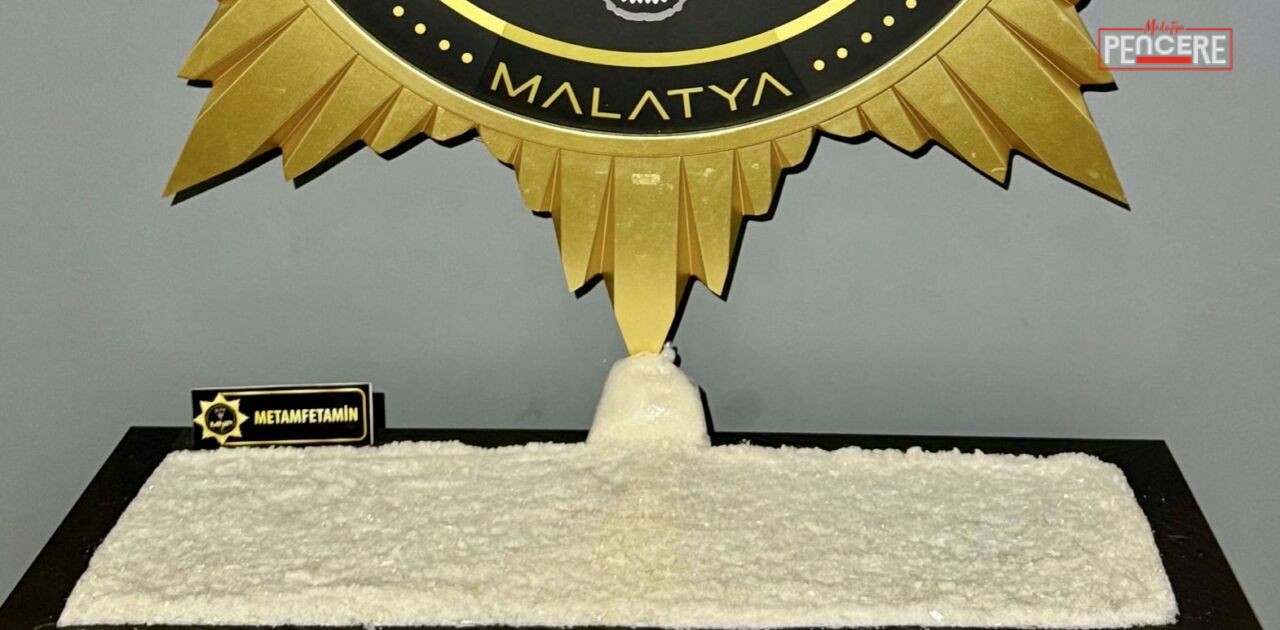 Malatya’da polis ekipleri tarafından yolcu otobüsünde yapılan aramada 11 kilo