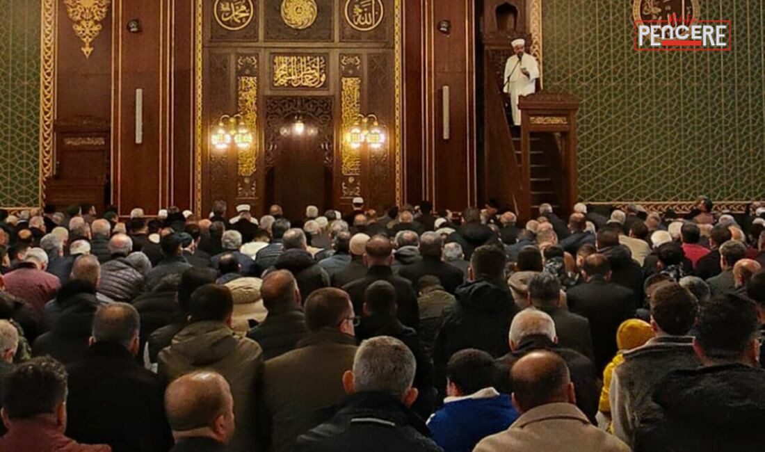 Ramazan Bayramı namazı Malatya’da yoğun katılımla eda edildi, camiler dolup