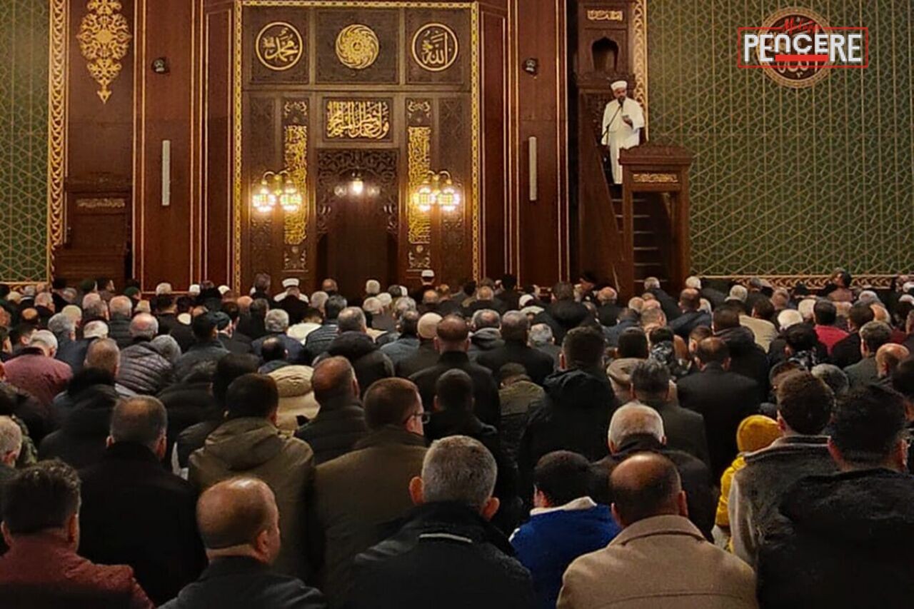 Ramazan Bayramı namazı Malatya’da yoğun katılımla eda edildi, camiler dolup