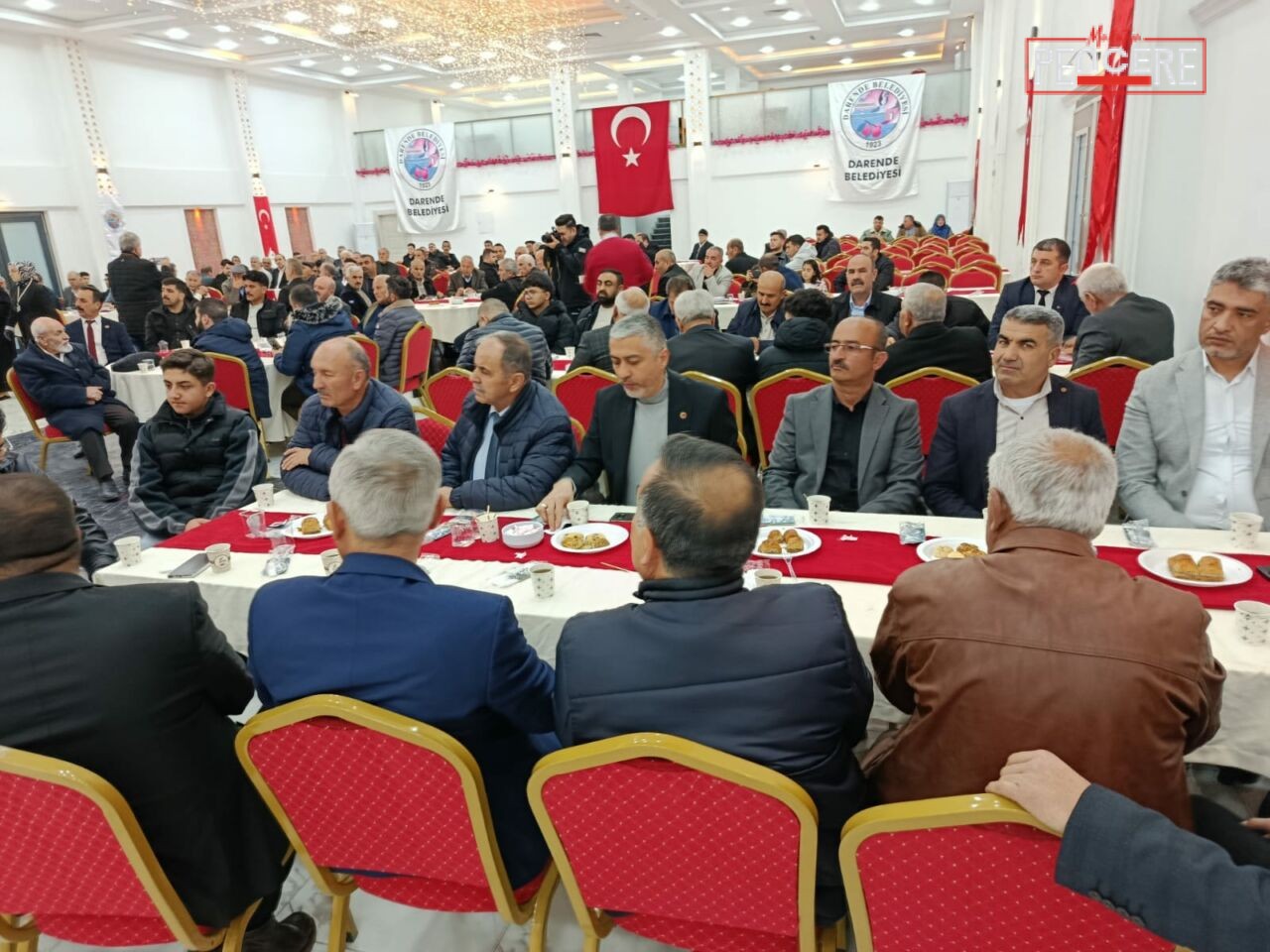 Malatya’nın Darende ilçesinde düzenlenen bayramlaşma programı yoğun katılımla gerçekleşti, birlik