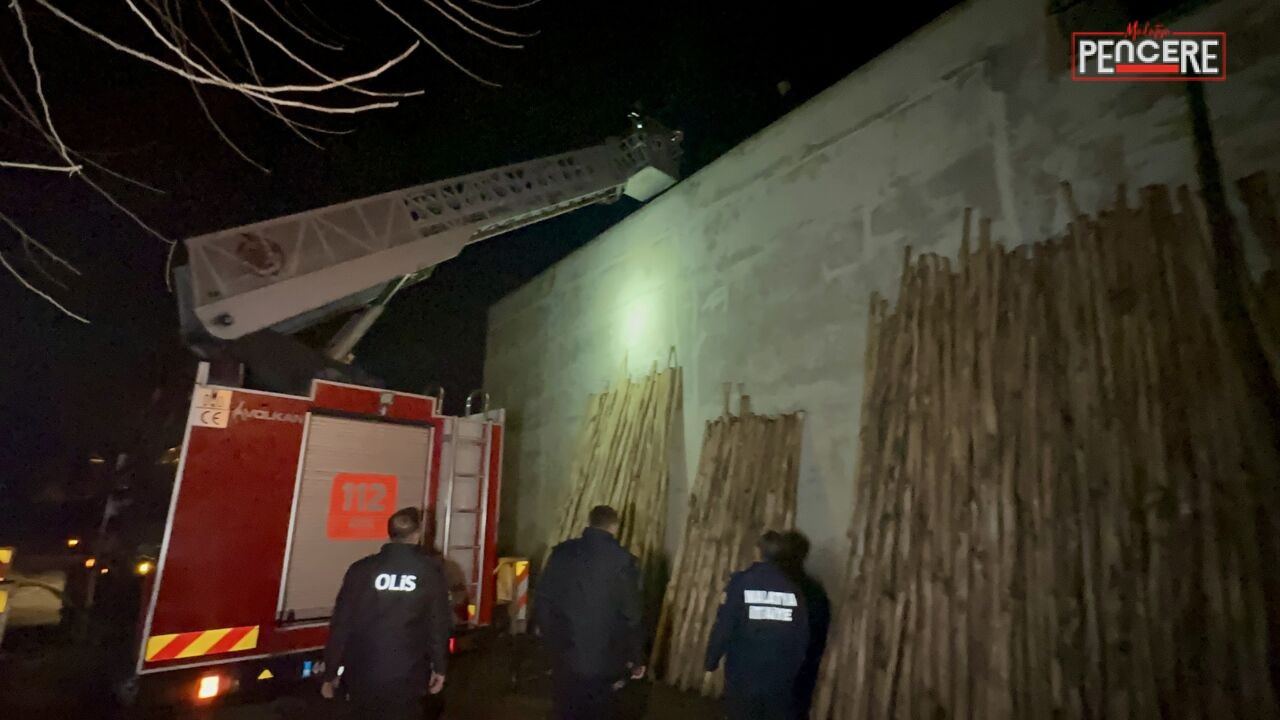 Malatya’da depremde ağır hasar gören işyerlerini hedef alan 2 şüpheli,