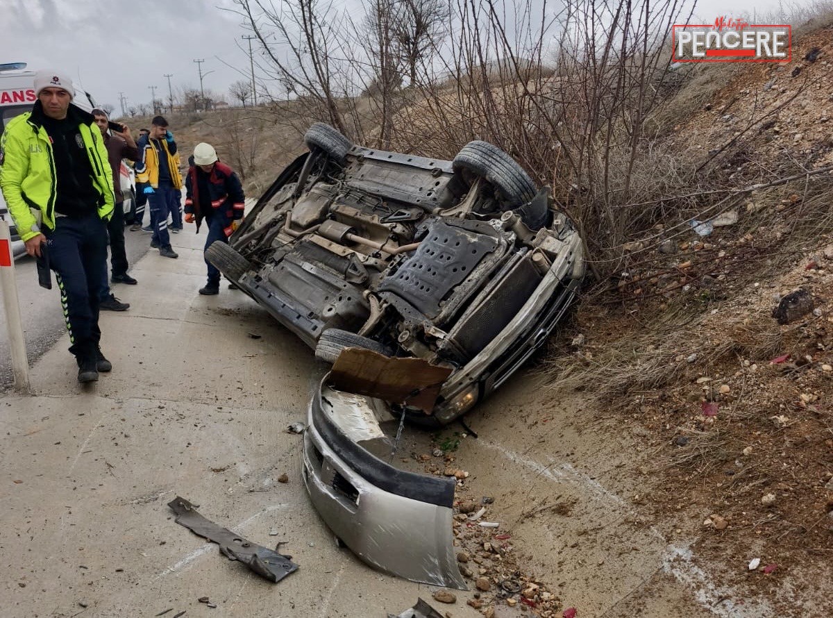 Malatya-Ankara karayolu Tavşantepe mevkiinde meydana gelen tek taraflı kazada, kontrolden