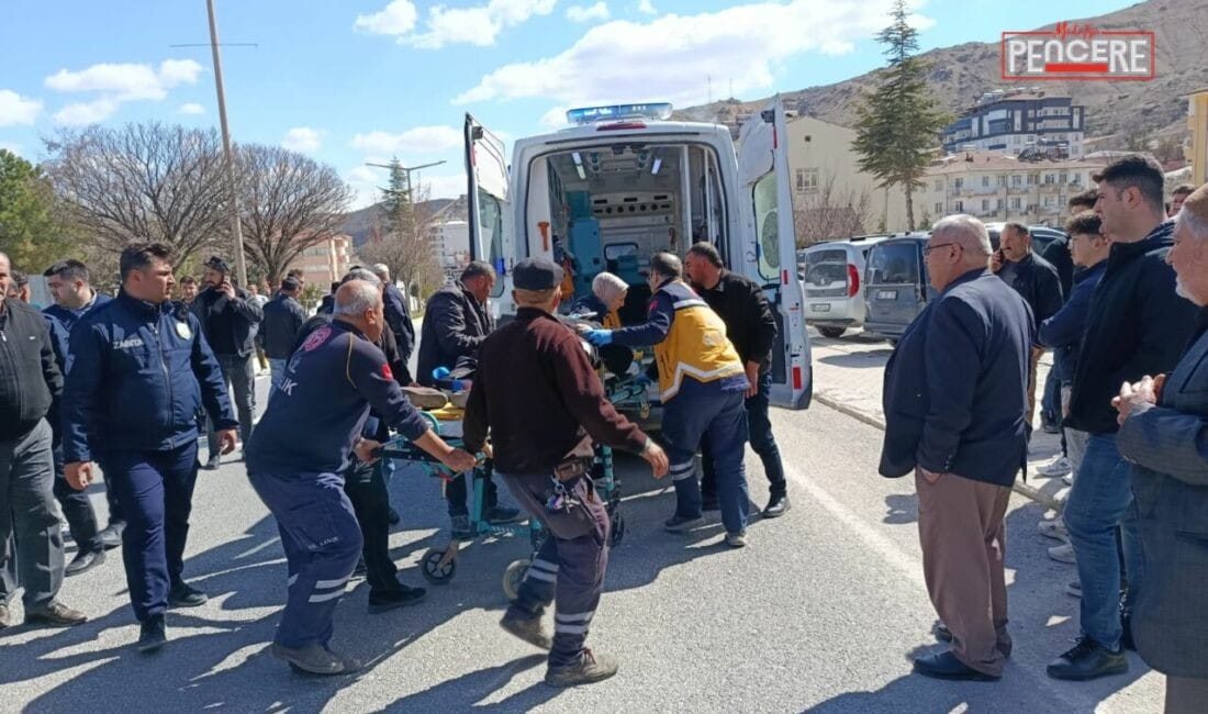 Malatya’nın Darende ilçesinde meydana gelen trafik kazasında, karşıdan karşıya geçmeye
