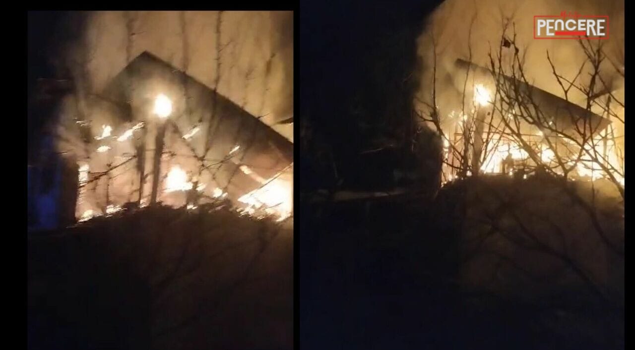 Malatya’nın Darende ilçesinde gece saatlerinde çıkan ev yangını, itfaiye ekiplerinin