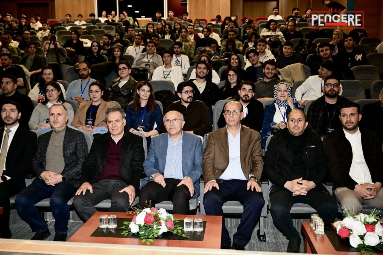 Malatya’da düzenlenen “TUA Astro Hackathon” yarışmasında bilim ve teknolojiye ilgi