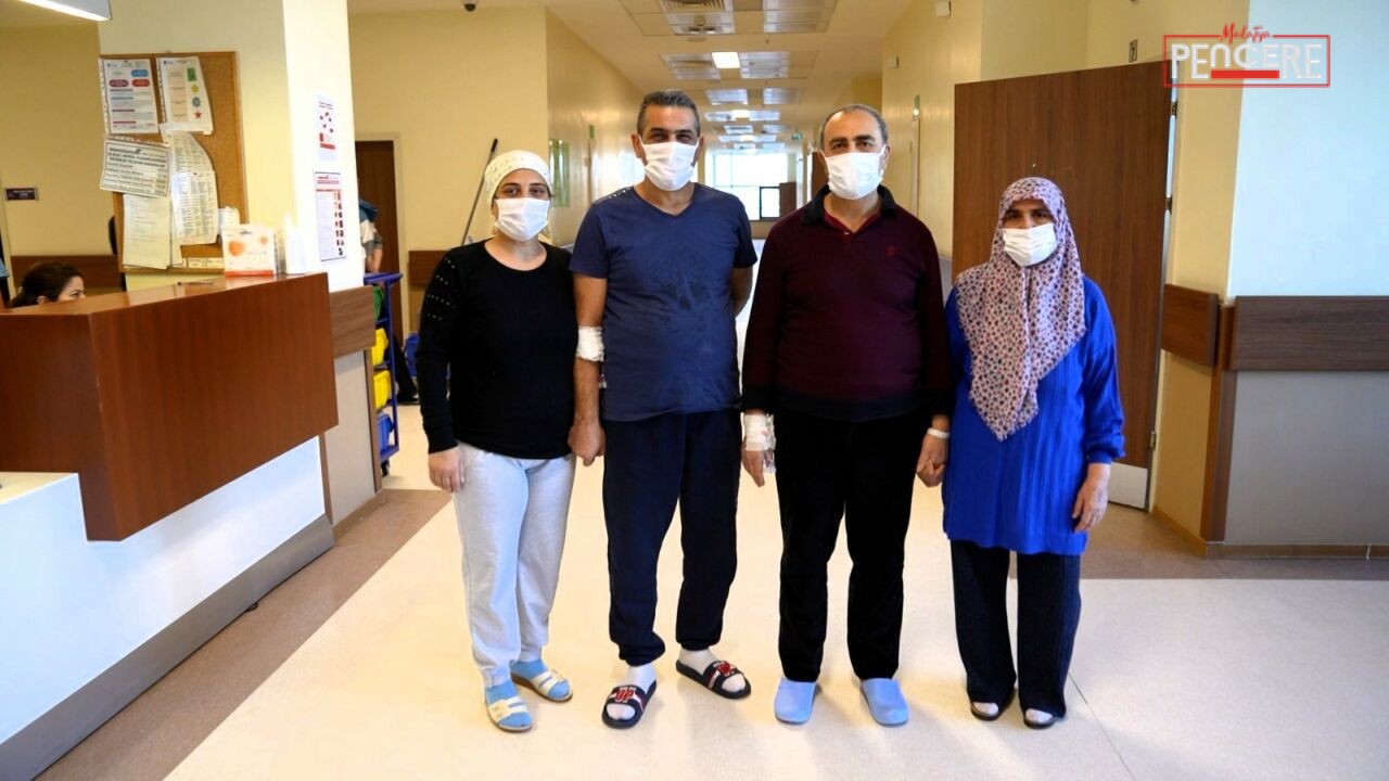 Malatya Turgut Özal Tıp Merkezi’nde, doku uyumsuzluğu nedeniyle eşlerine böbrek