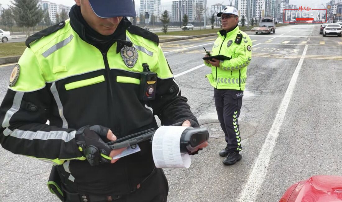 Malatya’da Ramazan Bayramı süresince trafik yoğunluğuna karşı denetimler artırıldı. Ekipler,