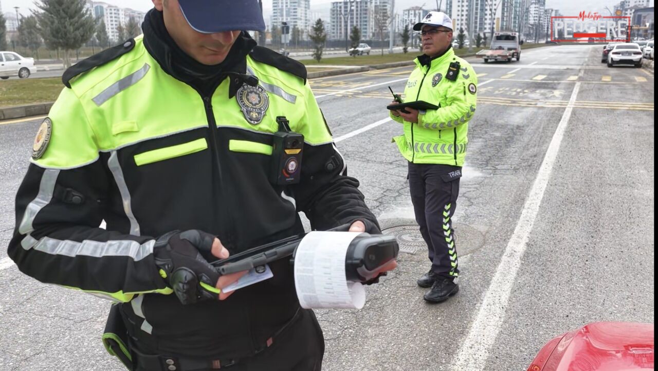 Malatya’da Ramazan Bayramı süresince trafik yoğunluğuna karşı denetimler artırıldı. Ekipler,