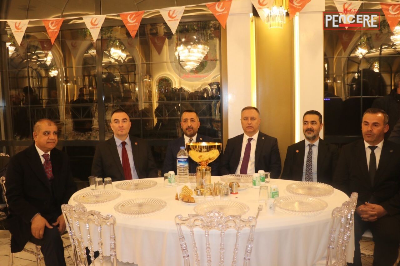 Yeniden Refah Partisi Malatya İl Teşkilatı tarafından düzenlenen iftar programında