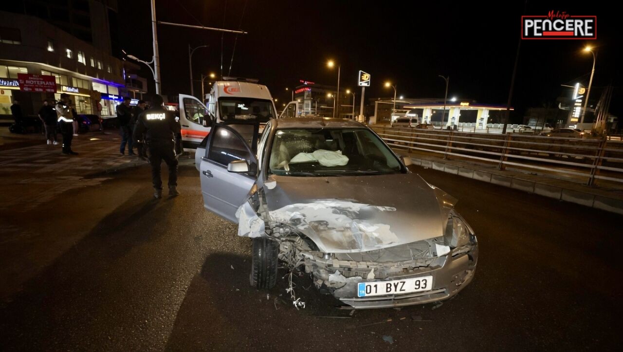Malatya’da çevreyolu üzerinde meydana gelen trafik kazasında iki kişi yaralandı.