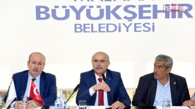 Malatya Büyükşehir Belediye Başkanı Sami Er, muhtarlarla yaptığı toplantıda şehirde